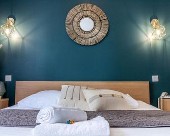 Logis hôtel restaurant Auberge de l'Espinouse - La Salvetat-sur-Agout - Bedroom