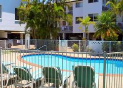 Palm Gables Unit in Palm Beach! - Hosted by Burleigh Letting - Palm Beach - Pool