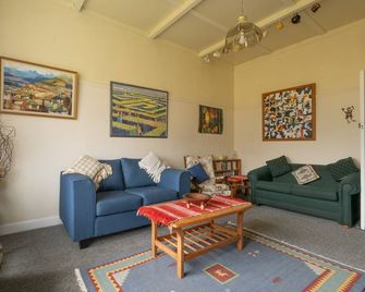 Orinoco Country Retreat - Motueka - Living room