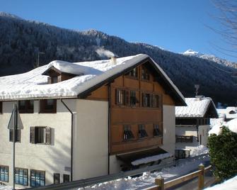 Attic Overview - Mezzana - Budynek