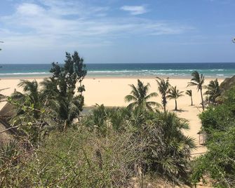 Self Catering Holiday Accommodation In Barra, Inhambane, Mozambique - Inhambane - Beach