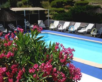 10 km from Mandelieu la Napoule, lake of St Cassien (cottage 2-4pers) - Montauroux - Piscine