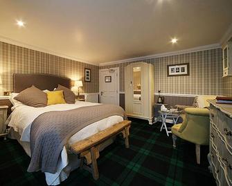 The George Hotel - Inveraray - Bedroom