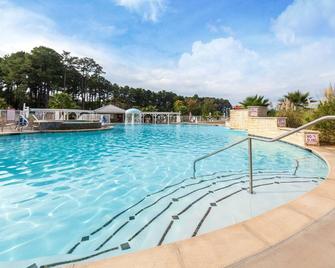 Villa Near Full-Service Marina - Flint - Piscina
