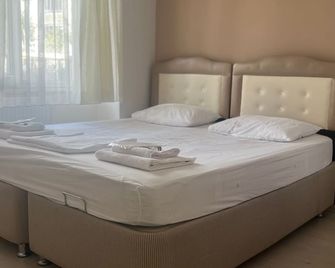 薩福朗哥德旅館 - 薩夫蘭博盧 - 臥室