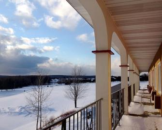 Hotel Motel Le Château - Lac-Mégantic - Balkon