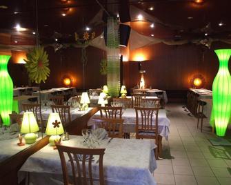 Hotel Azur - La Freissinouse - Restaurant