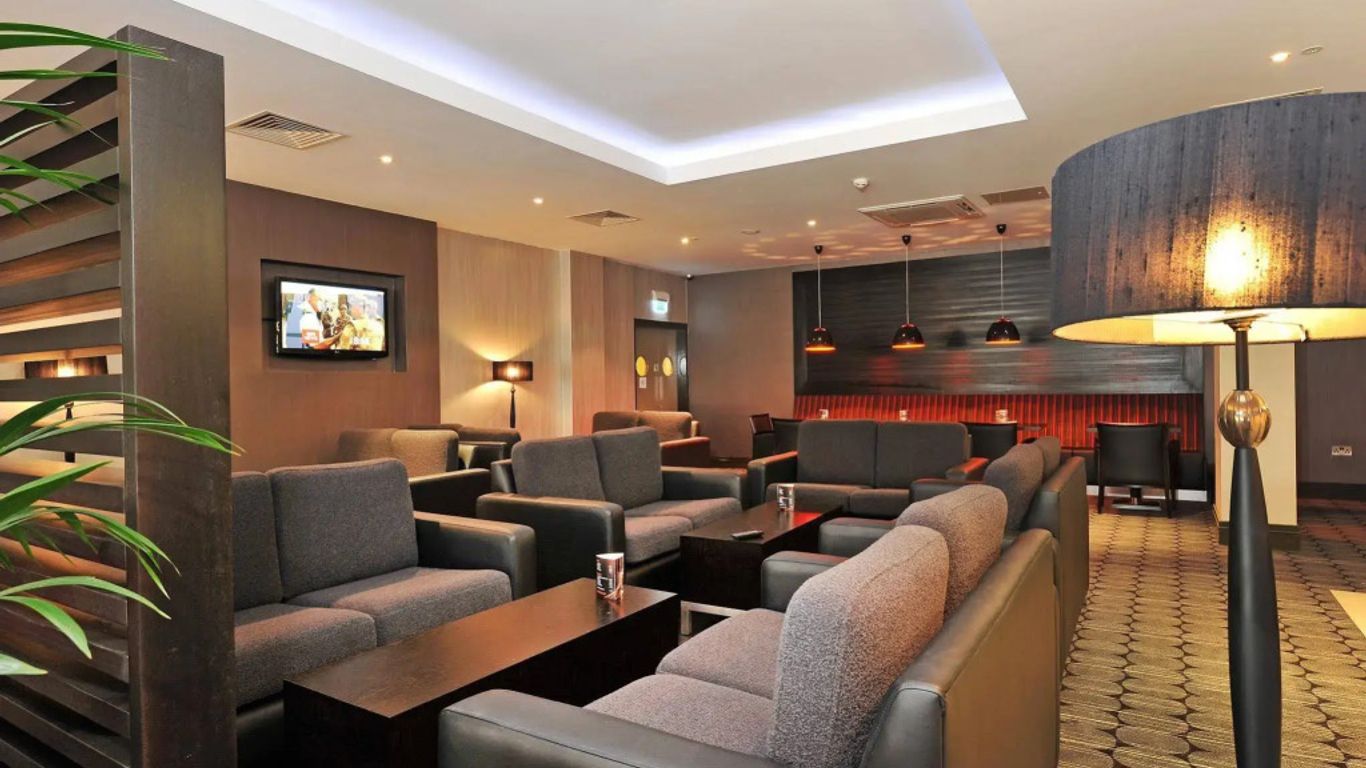 هوليداي إن إكسبرس ب ل فاساتس تي يماي ايتش جي