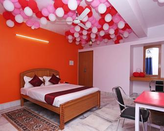 Oyo 10994 Hotel Luxury Inn - Patna - Bedroom