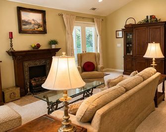 GlenMorey Country House Bed and Breakfast - Placerville - Obývací pokoj