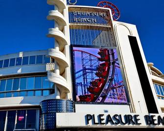 The Tregenna Blackpool - Blackpool - Building