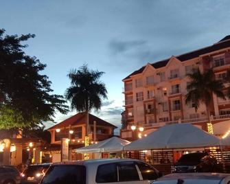 Cozy Condominium Near Naia Airport - Muntinlupa - Building