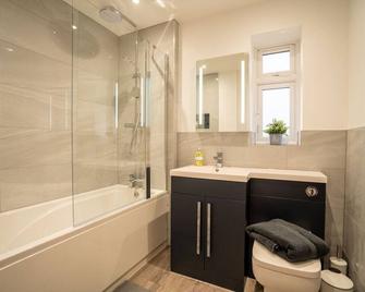 Mill Road Apartment First Floor - Crawley - Łazienka