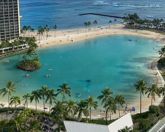 New Fully Renovated Ilikai - 1 Bedroom High Floor - Honolulu