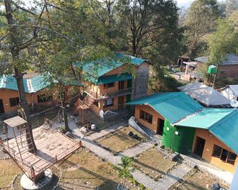 Star Amaya Revier Side Mountain and Forest View - Kāngra - Edificio