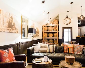 Hillside Boutique Hotel - Castroville - Lounge