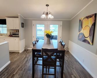 Fishin' for Days! 3Bd-2Ba Home! - Okeechobee - Dining room