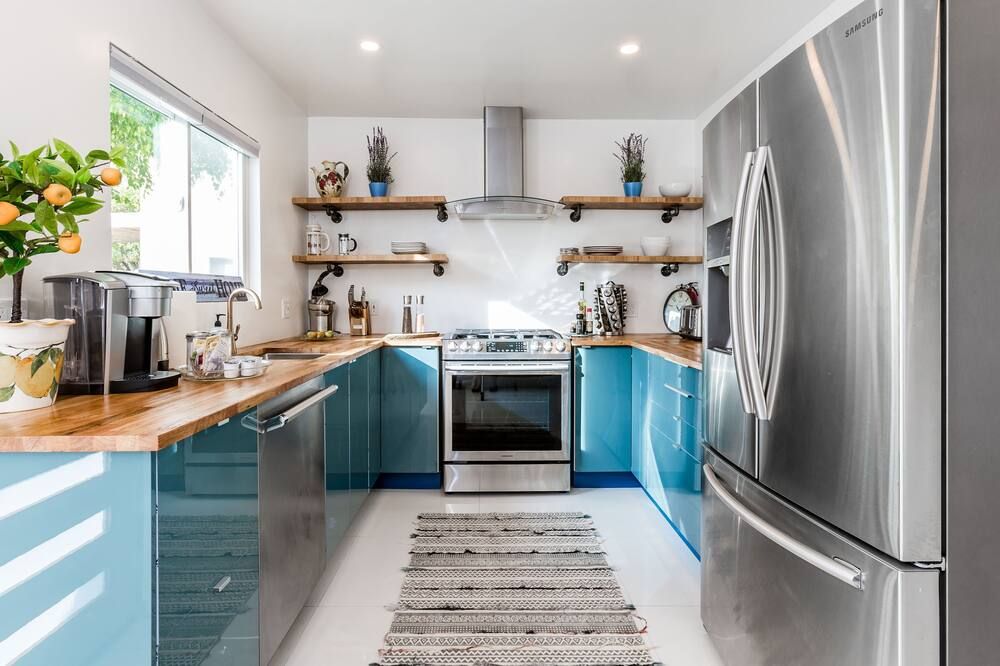Uncover Hidden Gems in Brentwood - Los Angeles - Kjøkken