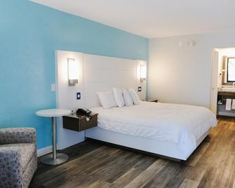 Regency Inn & Suites - St. Augustine - Bedroom