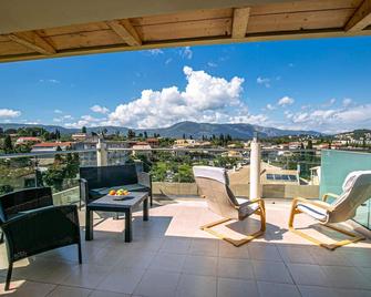 Palapart Gikas Suites And Studios - Gouvia - Balcón