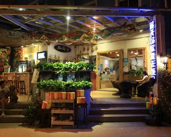 Blue Sky International Youth Hostel - Sanya