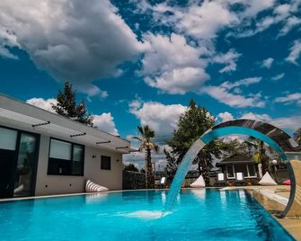 Didi Hotel Sapanca - Sapanca - Uima-allas