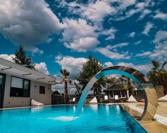 Didi Hotel Sapanca - Sapanca - Pool