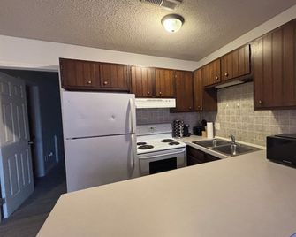 Welcoming 1-bedroom apartment with AC/Heat in Mount Vernon, Indiana - Mount Vernon - Cocina