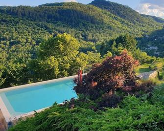 Beautiful cottage with swimming pool in the land of Jean Ferrat - Antraigues-sur-Volane - Piscina