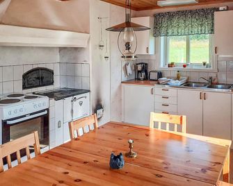 Awesome Home in Oeje With Lake View - Östra Öje - Cocina