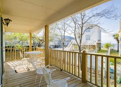 Bayside Cottage by Roberts Brothers Vacation Rentals - Fairhope - Balcón