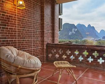 Riverside Retreat Hotel - Guilin - Balcony