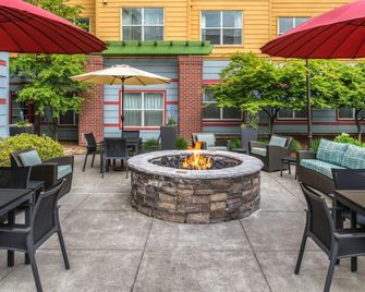 Residence Inn by Marriott Portland North - פורטלנד - פטיו