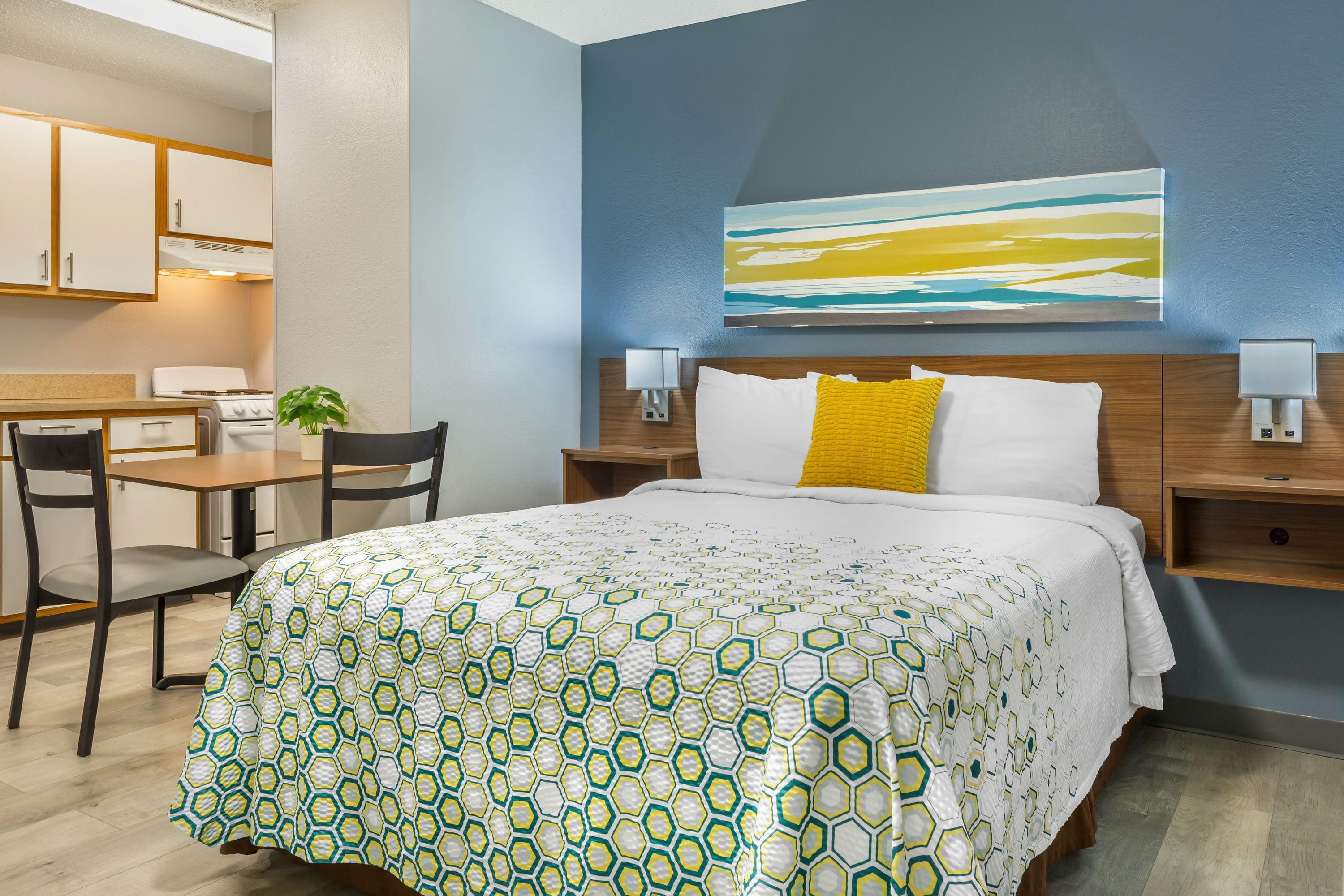 HomeTowne Studios & Suites by Red Roof Greensboro - Greensboro - Ložnice