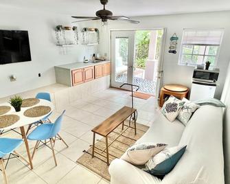 King Bedroom Suite at ParadiseOneVilla Turks and Caicos Islands - Providenciales - Living room