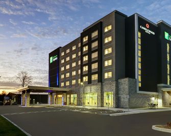 Holiday Inn Express Kingston West By IHG - Kingston - Building