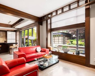 West Coast Zen House - ונקובר - סלון