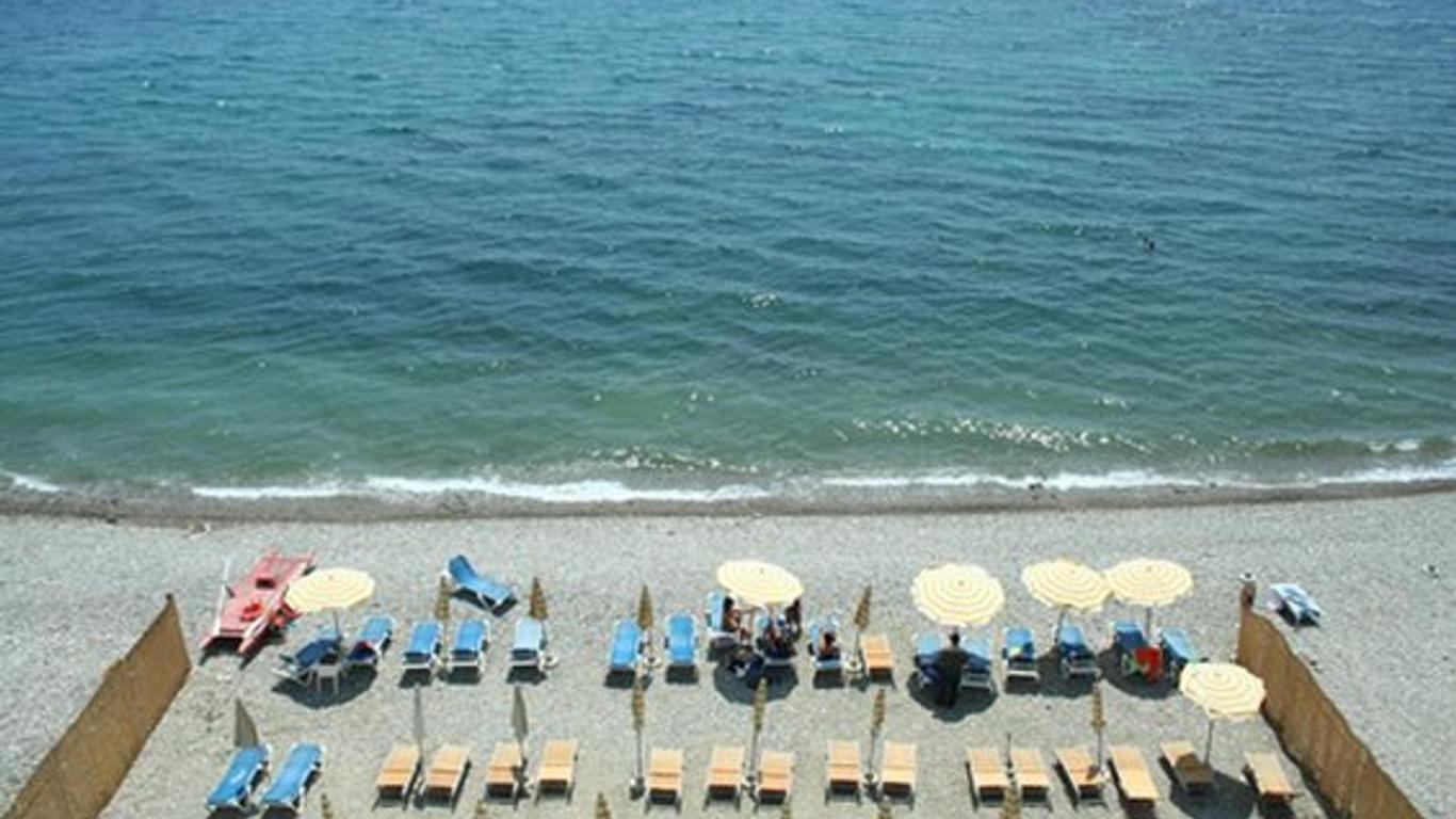 هوتل ديل زولي