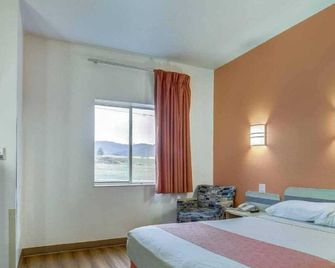Motel 6 Roseburg - Roseburg