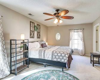 Lexington Family Home about 9 Mi to Lake Murray! - Lexington - Bedroom