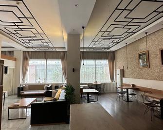 Okur Otel - Istanbul - Oleskelutila