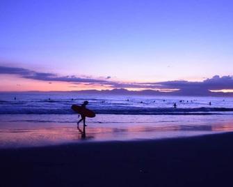 Iza Enoshima Guest House And Bar - Fujisawa - Beach