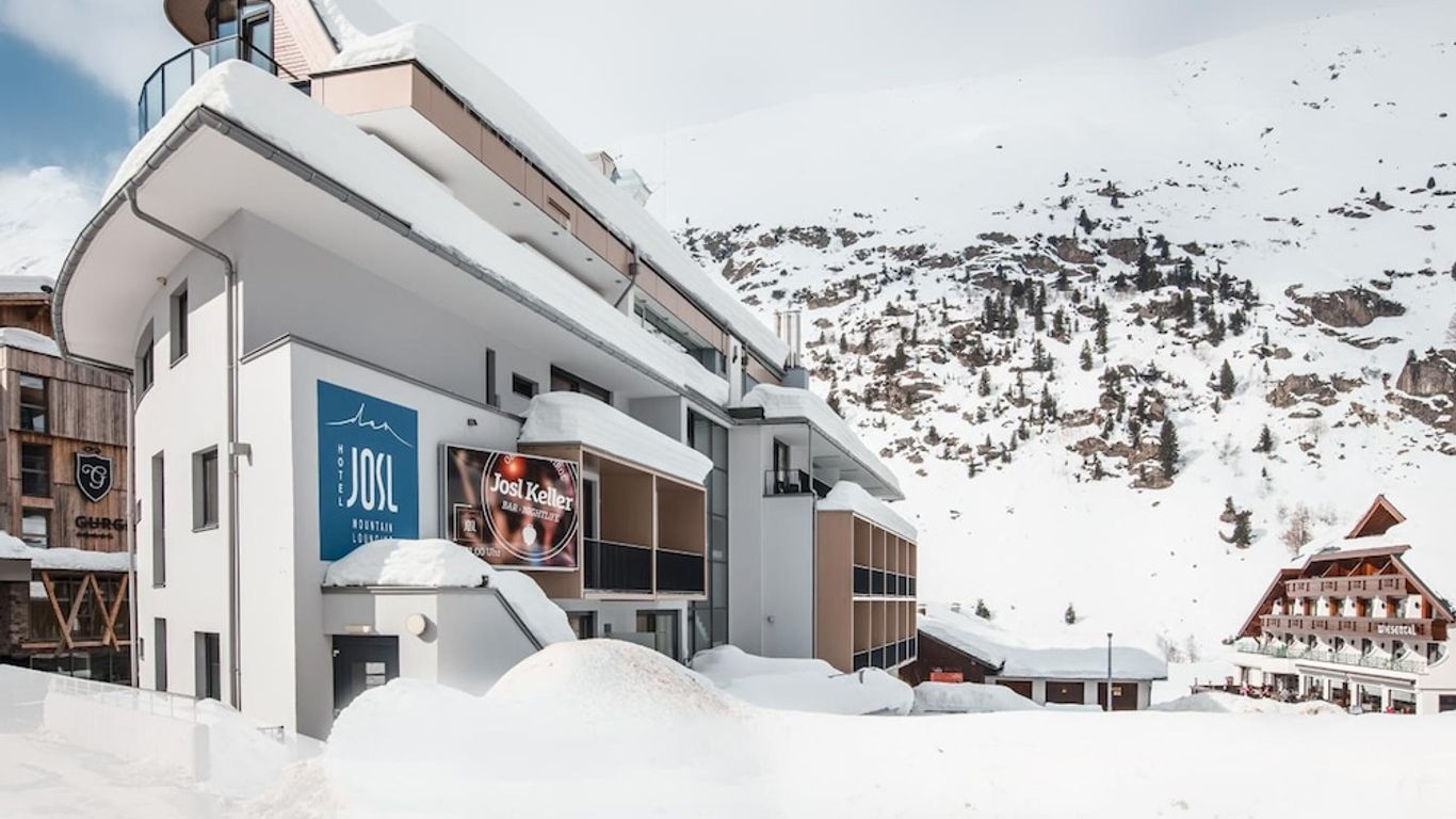 يوسل ماونتن لونينج هوتل