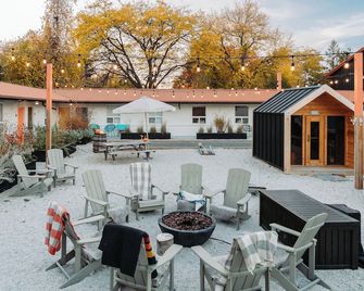 Penny's Motel - The Blue Mountains - Patio