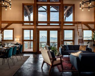 Luxury Mountain Top Cabin with Stunning Views - Glenwood Springs - Living room