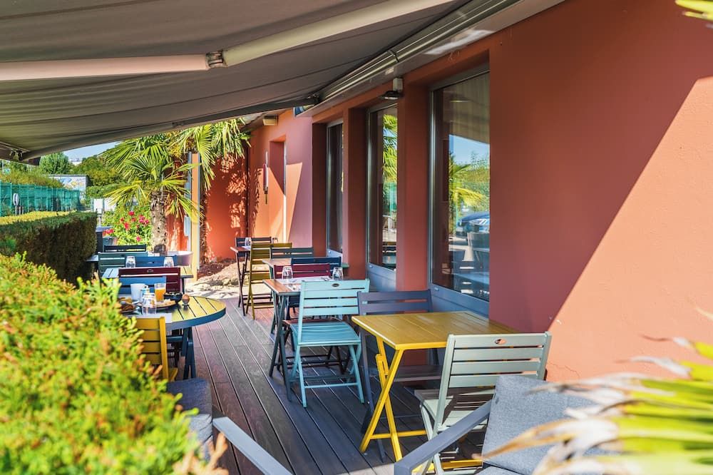 كامبانيلي ناتشر - ديجون إيسا سانت أبولينير