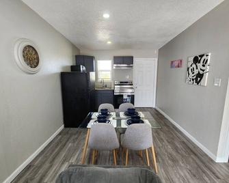 Come and enjoy this private community - El Paso