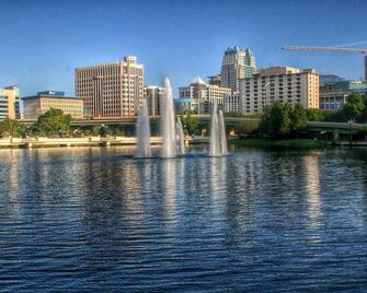 Retro lake Eola 1 Bedroom Condo Thornton park - Orlando