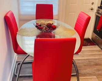 Lovely # 3 apartment near Lake Okeechobee and Marina. - Clewiston - Jídelna