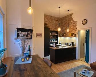Ferienwohnung Stadthuuske unnern - Emden - Kuchnia